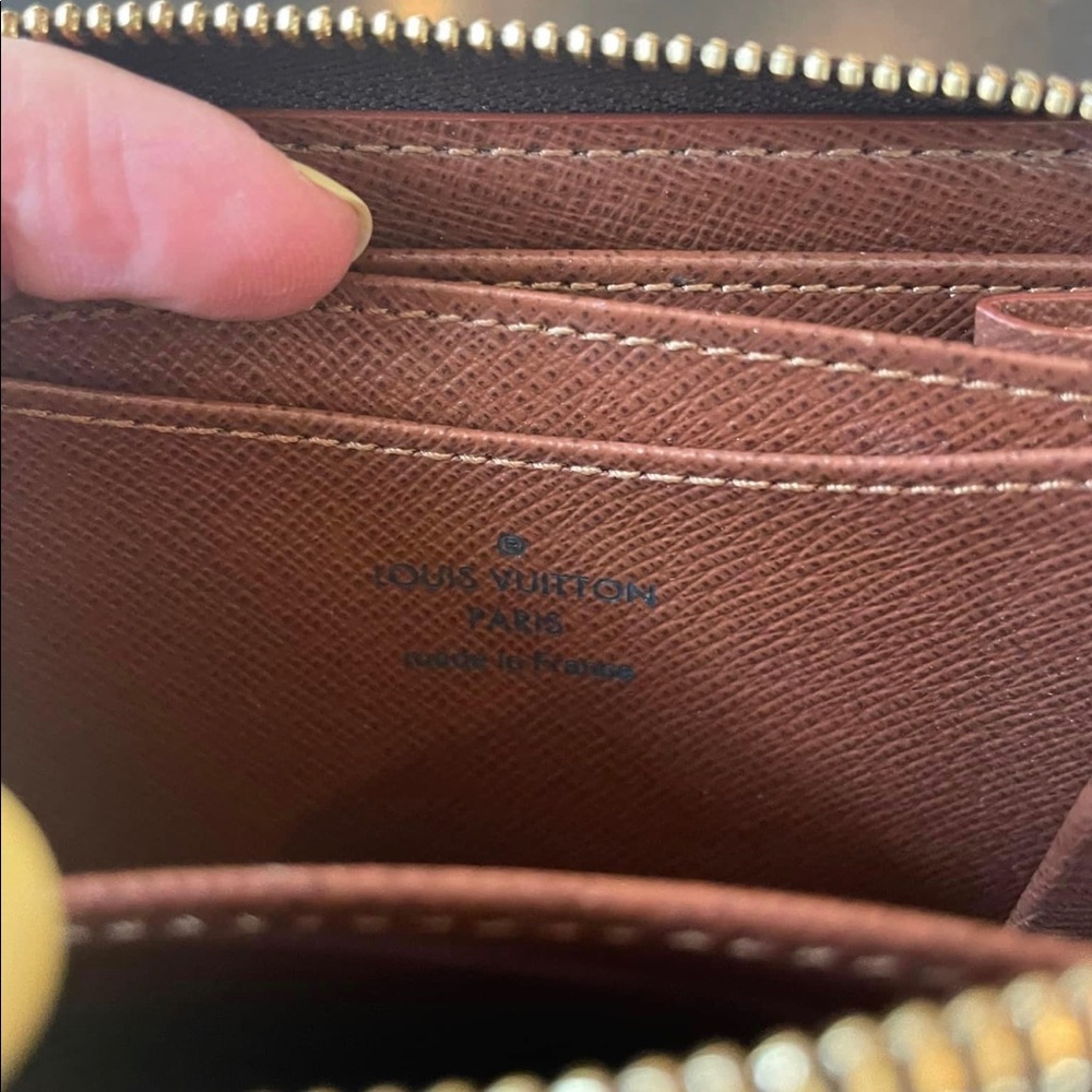 Louis Vuitton compact zippy wallet